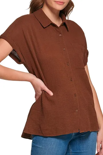 Женская рубашка с короткими рукавами коричневая "Камп"